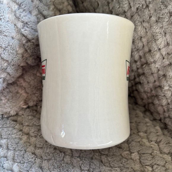 Krispy Kreme Doughnuts Las Vegas Mug Donuts Cream Green Red Sign Logo - Picture 4 of 6